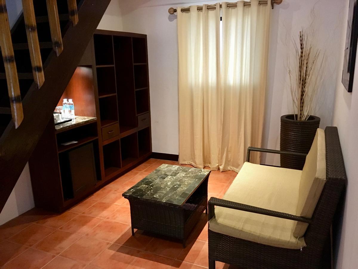 Pyramid Resort Panglao Extérieur photo